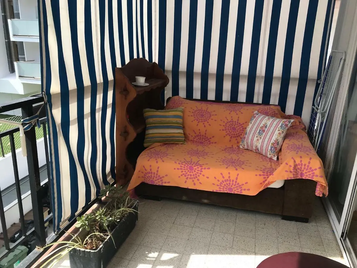 סאלו Habitaciones Compartidas En Un Apartamento ספרד