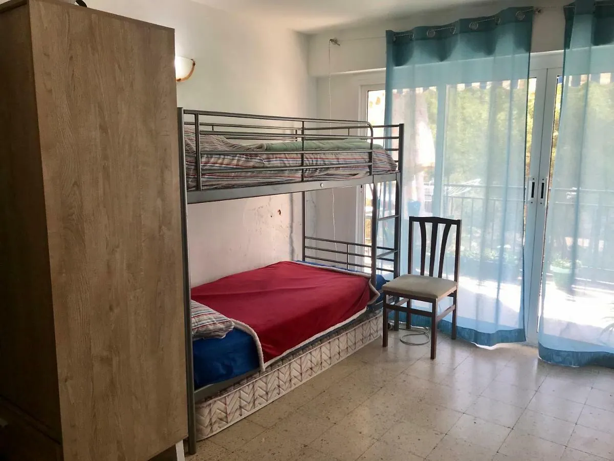 Séjour chez l'habitant Habitaciones Compartidas En Un Apartamento Salou